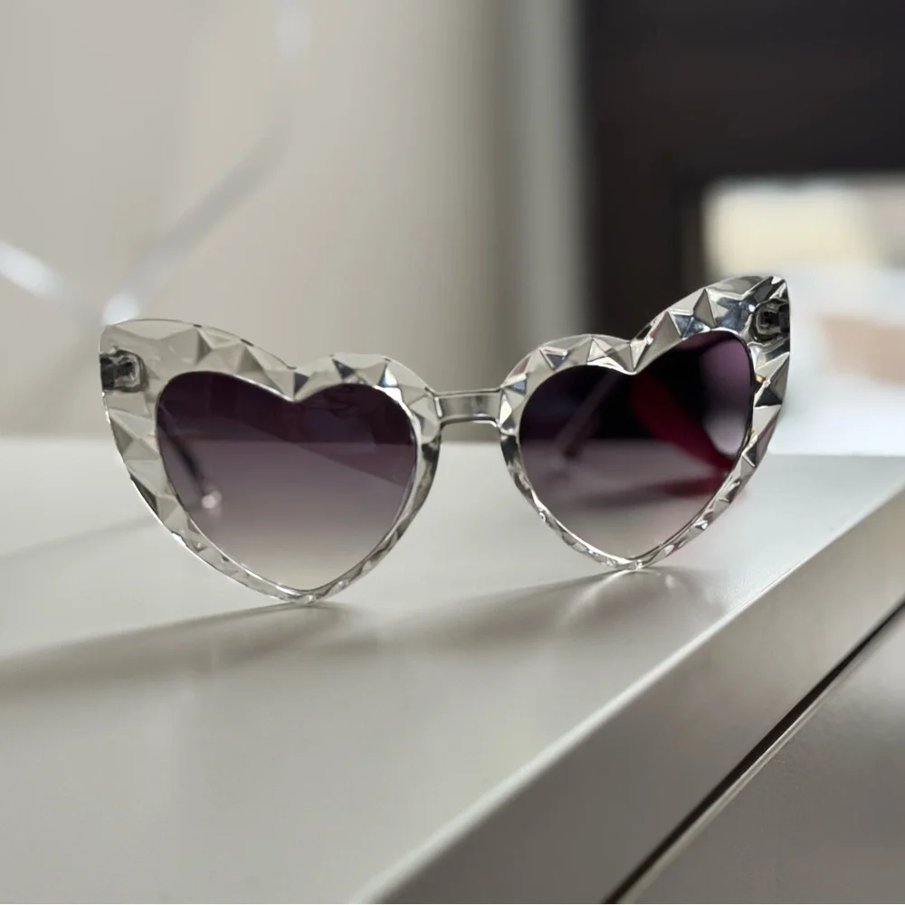 2pk Betsey Johnson Queen of Hearts Sunglasses - Picture 5 of 8